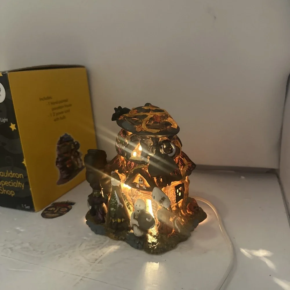2002 Spooky Hollow Cauldron Specialty Shop Halloween Porcelain House Light